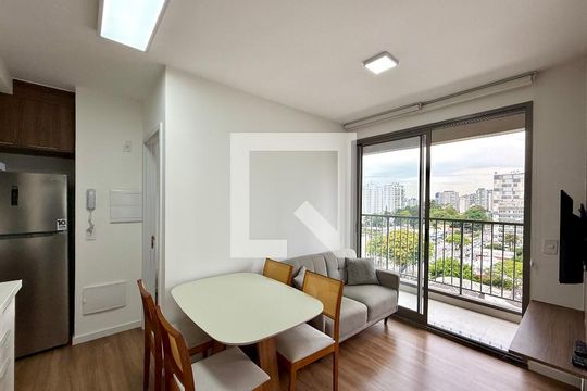 Sala  de apartamento para alugar com 2 quartos, 37m² em Santo Amaro, São Paulo
