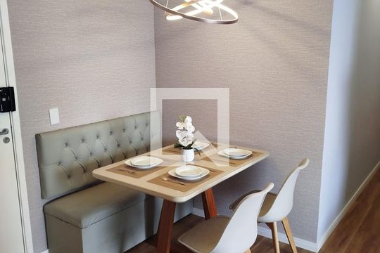 Sala de apartamento à venda com 2 quartos, 49m² em Vila Yolanda, Osasco