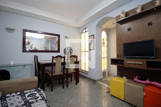 Sala de casa para alugar com 2 quartos, 150m² em Jardim América, Rio de Janeiro