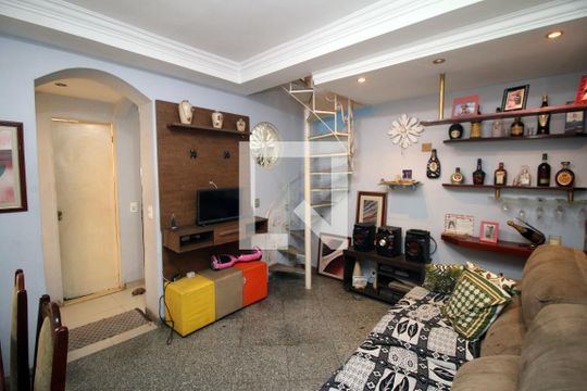 Sala de casa para alugar com 2 quartos, 150m² em Jardim América, Rio de Janeiro