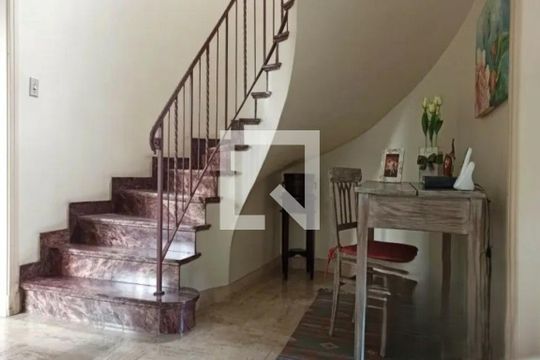 Casa para alugar com 3 quartos, 268m² em Vila Mariana, São Paulo