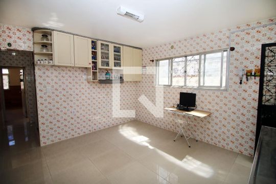 Cozinha de casa à venda com 2 quartos, 300m² em Irajá, Rio de Janeiro