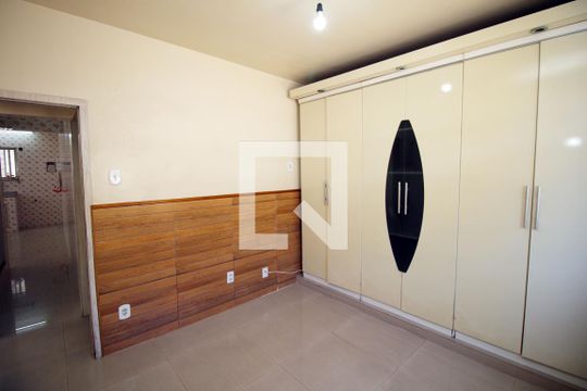 Quarto 1 de casa à venda com 2 quartos, 300m² em Irajá, Rio de Janeiro