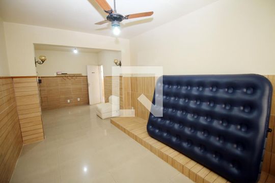 Quarto 2 de casa à venda com 2 quartos, 300m² em Irajá, Rio de Janeiro