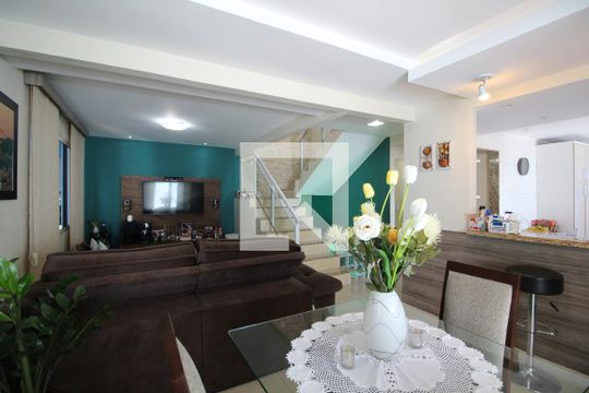 Sala de casa de condomínio à venda com 3 quartos, 110m² em Jacarepaguá, Rio de Janeiro