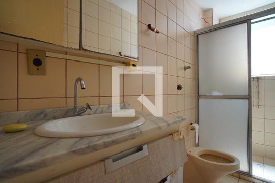 Banheiro Corredor de kitnet/studio à venda com 1 quarto, 34m² em Floresta, Porto Alegre