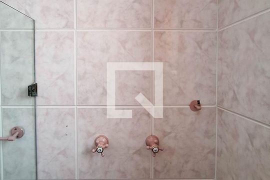 Banheiro Social de casa de condomínio para alugar com 3 quartos, 660m² em Vila Progresso, Niterói