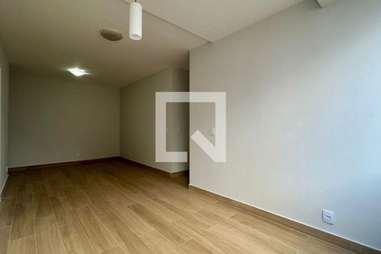 Sala de apartamento para alugar com 3 quartos, 80m² em Calafate, Belo Horizonte