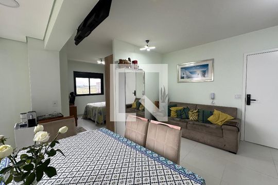 Sala de apartamento à venda com 1 quarto, 38m² em Nova Aldeinha, Barueri