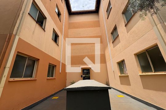 Fachada do bloco de apartamento para alugar com 2 quartos, 50m² em Ipiranga, Ribeirão Preto