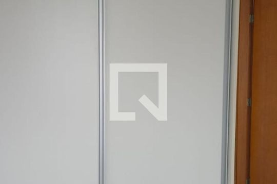 Quarto de apartamento para alugar com 2 quartos, 61m² em Jardim Marilu, Cotia