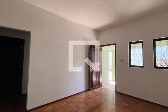 Casa à venda com 2 quartos, 300m² em Jardim Belo Horizonte, Campinas