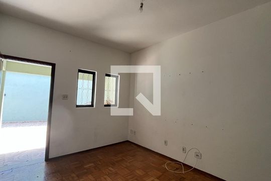 Casa à venda com 2 quartos, 300m² em Jardim Belo Horizonte, Campinas