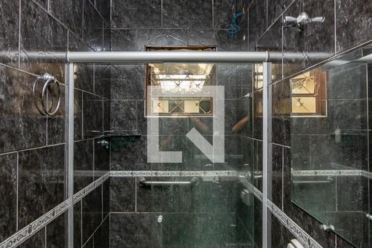Banheiro Social de casa à venda com 3 quartos, 300m² em Nova Suíça, Belo Horizonte