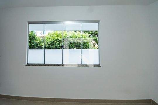 Apartamento à venda com 2 quartos, 79m² em Santa Rosa, Belo Horizonte