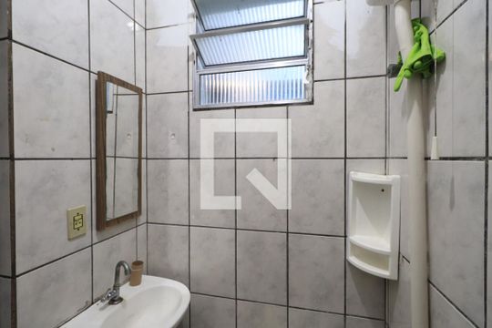 Banheiro de casa para alugar com 1 quarto, 25m² em Vila Matilde, São Paulo