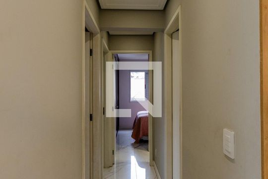 Corredor de apartamento para alugar com 3 quartos, 65m² em Vila Siqueira (zona Norte), São Paulo