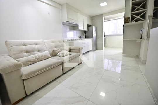 Sala de apartamento para alugar com 1 quarto, 52m² em Jardim Goiás, Goiânia