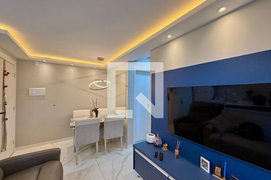Sala  de apartamento à venda com 2 quartos, 45m² em Jardim São Luís, São Paulo