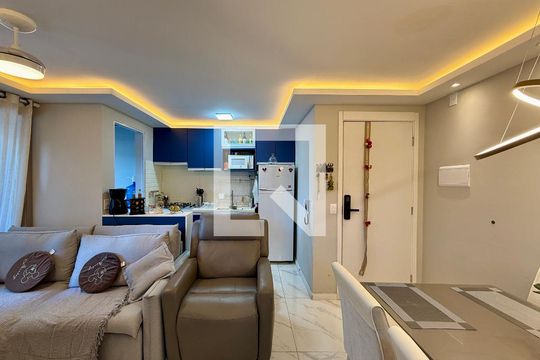 Sala  de apartamento à venda com 2 quartos, 45m² em Jardim São Luís, São Paulo