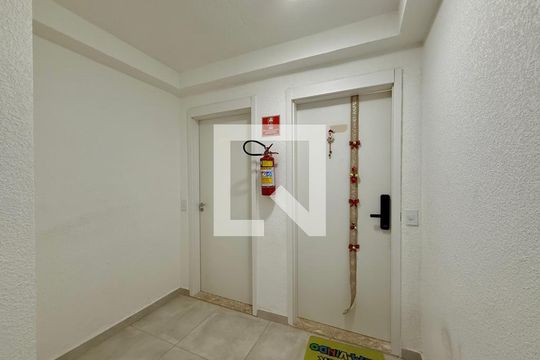 Hall Apartamento  de apartamento à venda com 2 quartos, 45m² em Jardim São Luís, São Paulo