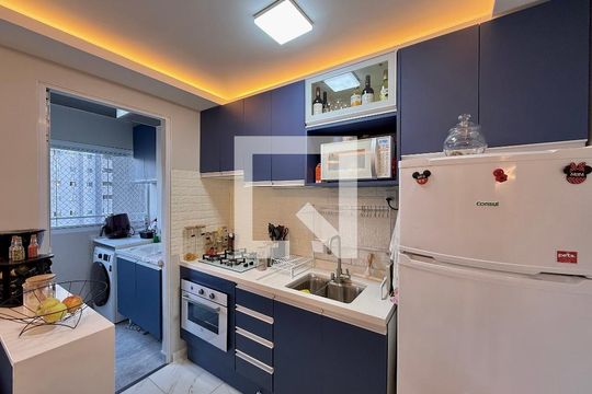 Cozinha de apartamento à venda com 2 quartos, 45m² em Jardim São Luís, São Paulo