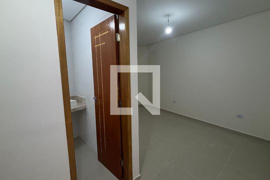 Suite de apartamento para alugar com 2 quartos, 52m² em Vila Mazzei, Santo André