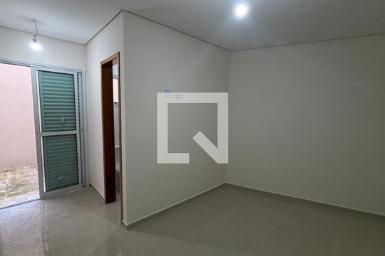 Suite de apartamento para alugar com 2 quartos, 52m² em Vila Mazzei, Santo André