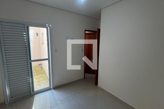 Suite de apartamento para alugar com 2 quartos, 52m² em Vila Mazzei, Santo André