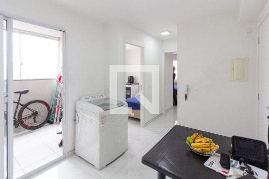 Sala/Cozinha de apartamento à venda com 2 quartos, 44m² em Vila Flora, Guarulhos