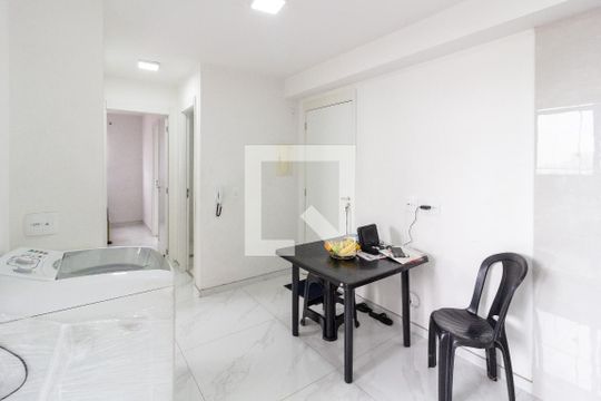 Sala/Cozinha de apartamento à venda com 2 quartos, 44m² em Vila Flora, Guarulhos