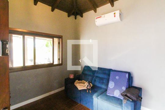 Sala de casa à venda com 4 quartos, 110m² em Rio Branco, Canoas
