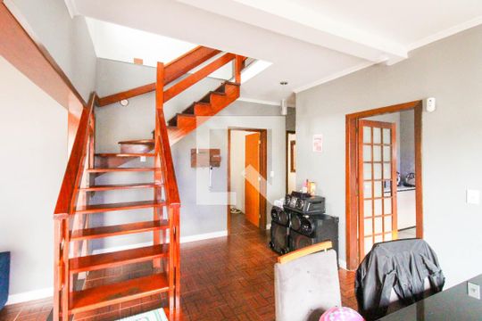 Sala de casa à venda com 4 quartos, 110m² em Rio Branco, Canoas