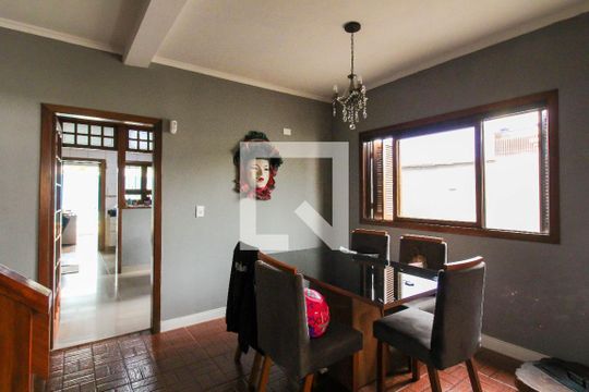 Sala de casa à venda com 4 quartos, 110m² em Rio Branco, Canoas