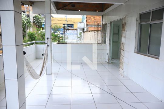 Área externa de apartamento para alugar com 2 quartos, 120m² em São Cristóvão, Salvador