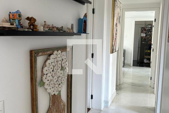 Corredor de apartamento à venda com 4 quartos, 125m² em Sion, Belo Horizonte