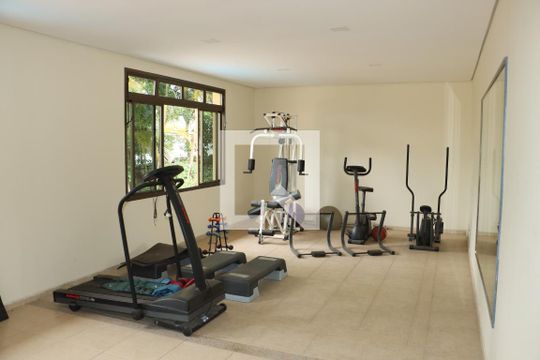 Casa de Condomínio para alugar com 4 quartos, 970m² em Bosque do Vianna, Cotia