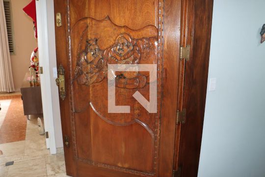 Casa de Condomínio para alugar com 4 quartos, 970m² em Bosque do Vianna, Cotia