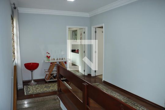 Casa de Condomínio para alugar com 4 quartos, 970m² em Bosque do Vianna, Cotia