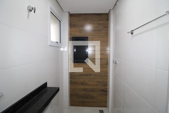 Banheiro de apartamento para alugar com 2 quartos, 40m² em Lauzane Paulista, São Paulo