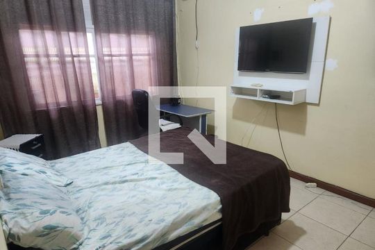 Quarto de casa para alugar com 3 quartos, 220m² em Cascadura, Rio de Janeiro