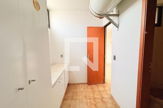 Despensa  de apartamento para alugar com 3 quartos, 154m² em Centro, Jundiaí