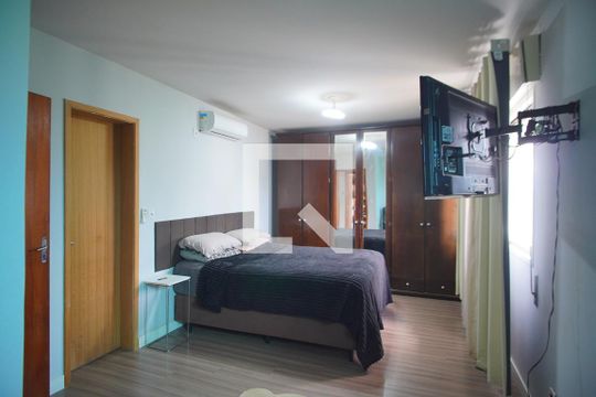 Suíte de casa à venda com 4 quartos, 300m² em Parque Santa Fé, Porto Alegre