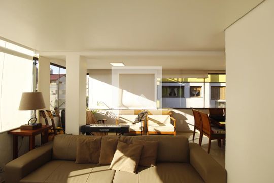 Sala de apartamento para alugar com 3 quartos, 240m² em Jardim Itu, Porto Alegre