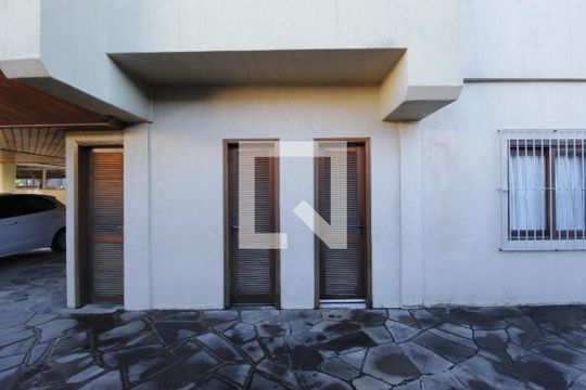 Garagem de apartamento para alugar com 3 quartos, 240m² em Jardim Itu, Porto Alegre