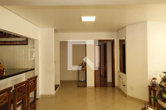 Sala de apartamento para alugar com 3 quartos, 240m² em Jardim Itu, Porto Alegre
