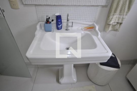 Banheiro da Suíte 1 de casa à venda com 3 quartos, 357m² em Vila Guilherme, São Paulo