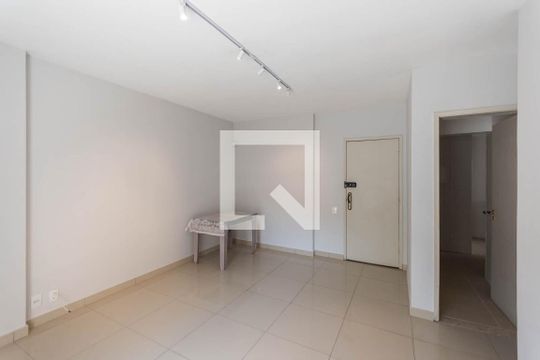 Sala de apartamento para alugar com 2 quartos, 98m² em Tijuca, Rio de Janeiro