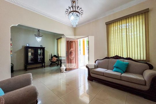 Sala de casa para alugar com 4 quartos, 430m² em Centro, Sorocaba