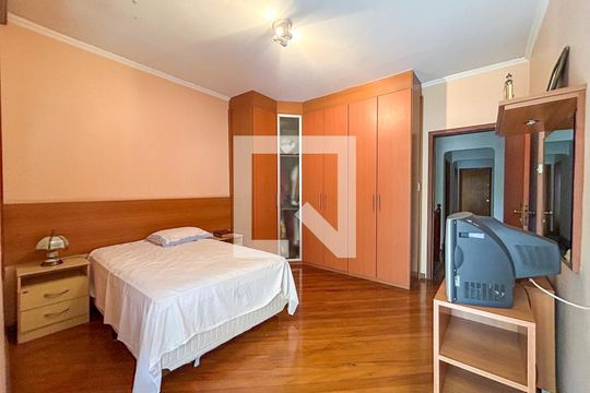 Quarto 1 de casa para alugar com 4 quartos, 430m² em Centro, Sorocaba